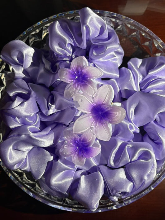 White and Purple Flower Claw Clip
